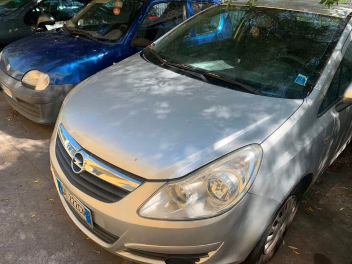 Opel Corsa 1.0 12V 5 porte Elective (2)