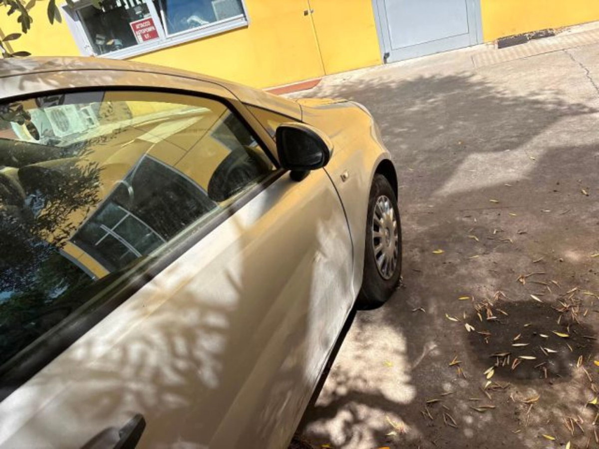 Opel Corsa 1.0 12V 5 porte Elective (9)