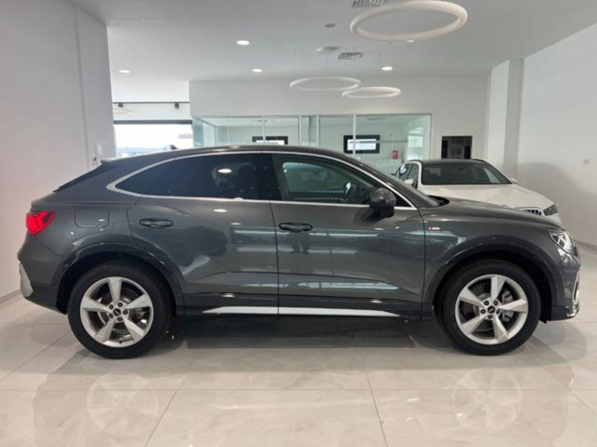 Audi Q3 Sportback 45 TFSI e S tronic S line edition (2)
