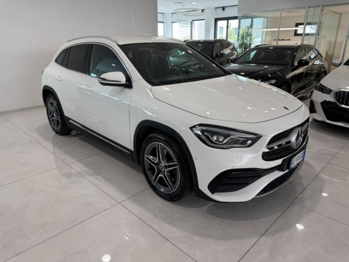 Mercedes-Benz GLA SUV 200 Automatic Premium