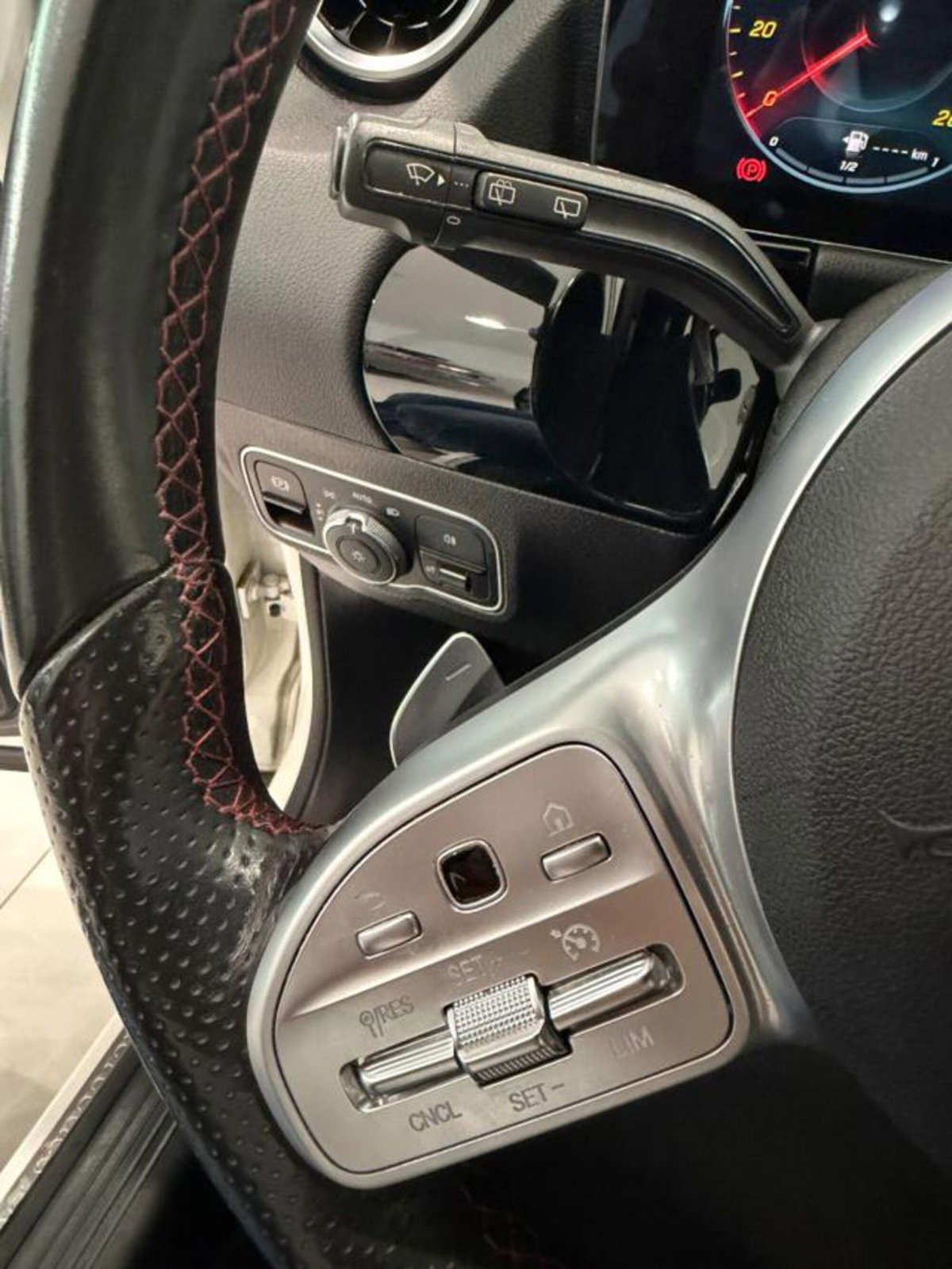 Mercedes-Benz GLA SUV 200 Automatic Premium (11)