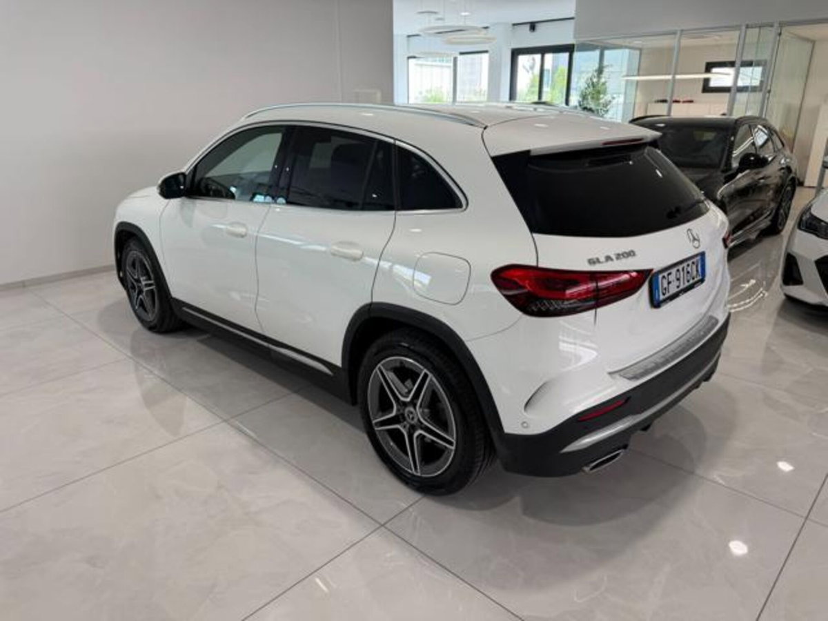 Mercedes-Benz GLA SUV 200 Automatic Premium (4)