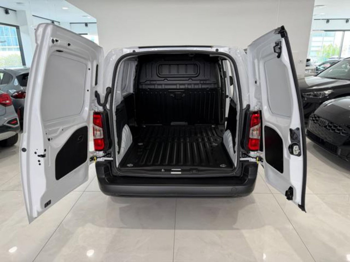 Opel Combo Furgone Cargo 1.5 Diesel 100CV PC 650kg Essentia (5)
