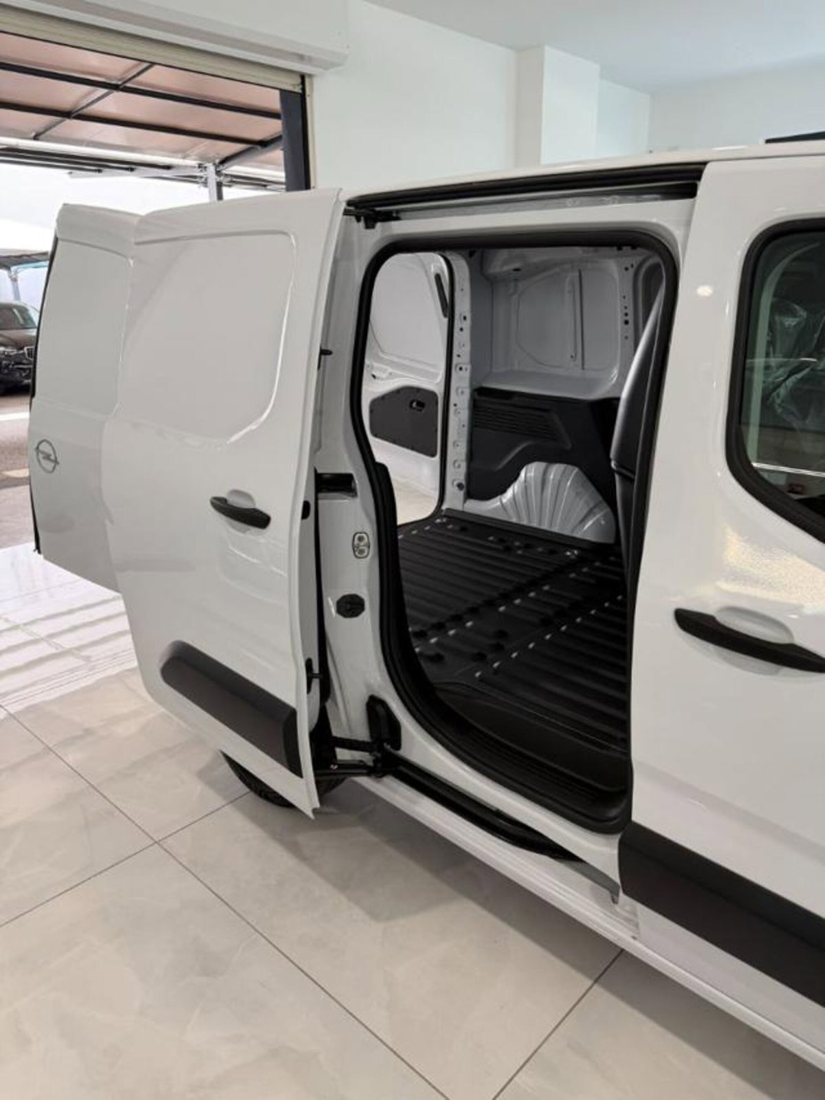 Opel Combo Furgone Cargo 1.5 Diesel 100CV PC 650kg Essentia (6)