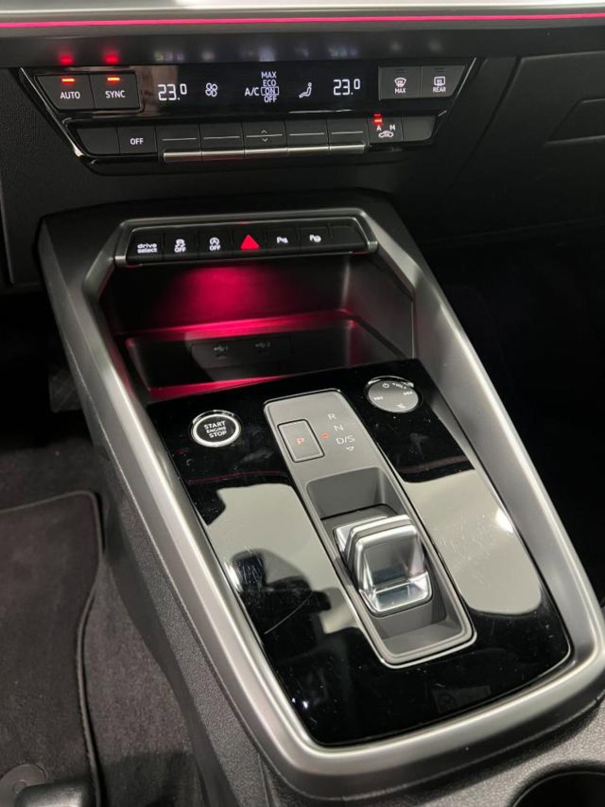Audi A3 Sportback 35 TDI S tronic S line edition (14)