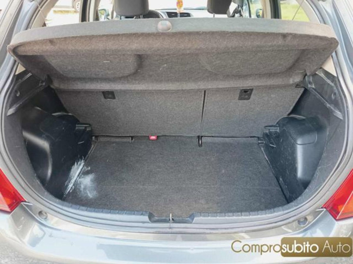 Toyota Yaris 1.0 5 porte (11)