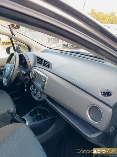 Toyota Yaris 1.0 5 porte (13)