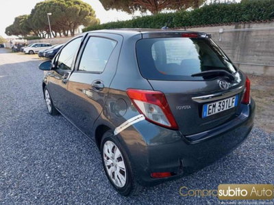 Toyota Yaris 1.0 5 porte (7)