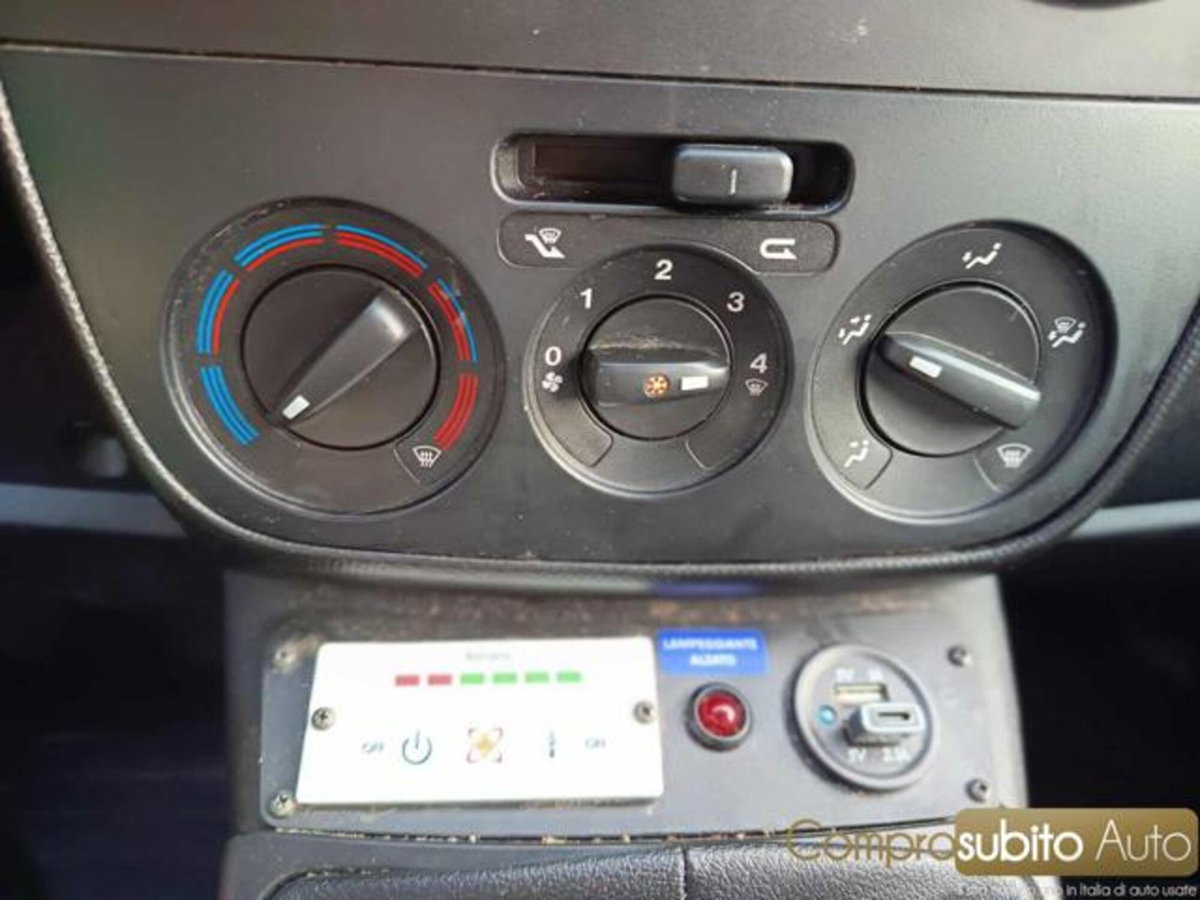 Fiat Fiorino 1.3 MJT 80CV Combinato (15)