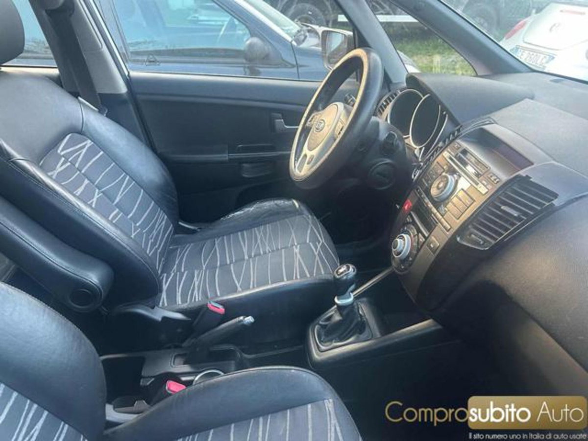 Kia Venga 1.6 CVVT TX (6)