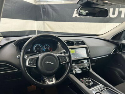 Jaguar F-Pace 2.0 D 180 CV aut. R-Sport (8)
