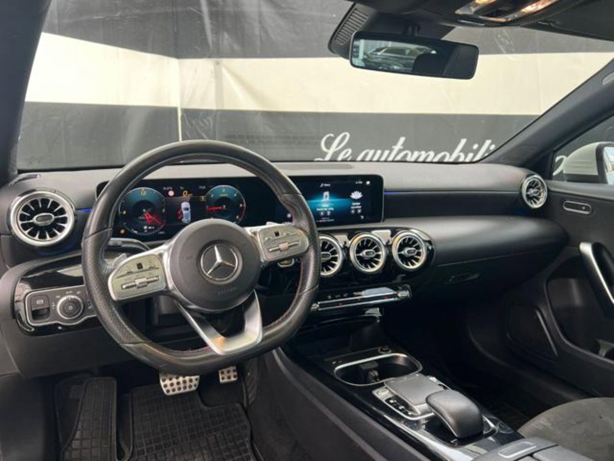 Mercedes-Benz Classe A Sedan 180 d Automatic 4p. Premium (10)