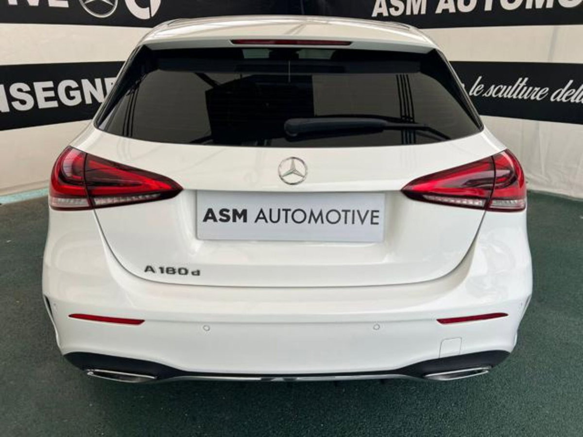 Mercedes-Benz Classe A Sedan 180 d Automatic 4p. Premium (5)