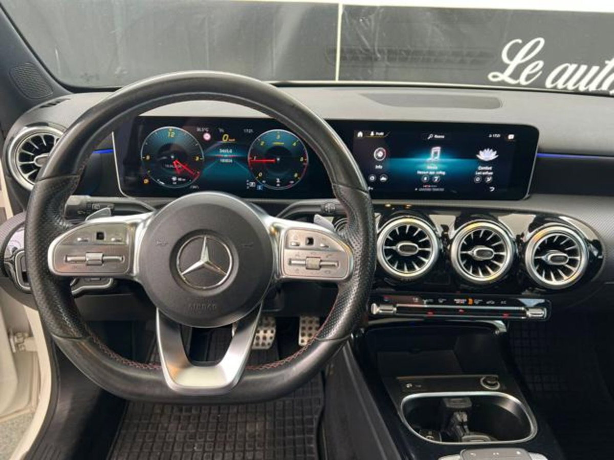 Mercedes-Benz Classe A Sedan 180 d Automatic 4p. Premium (9)