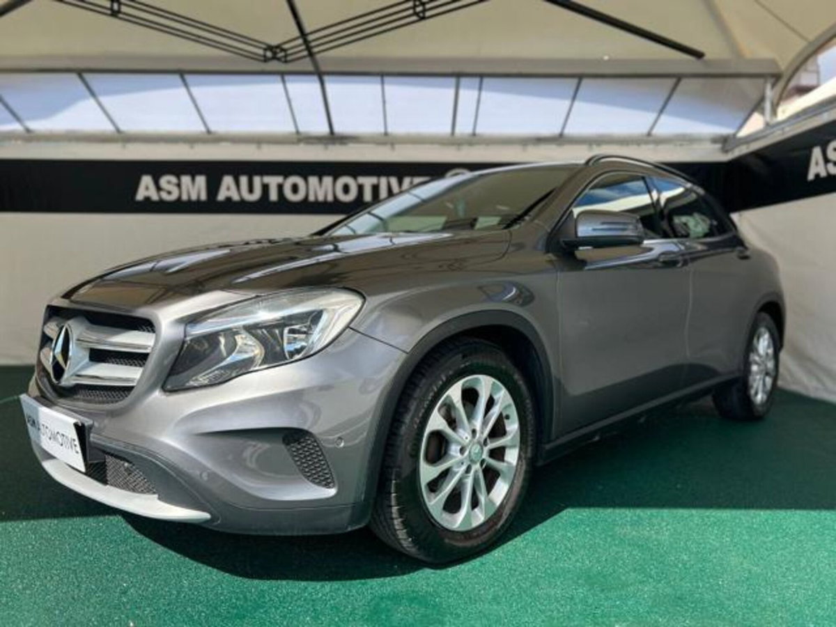 Mercedes-Benz GLA SUV 200 d Business (3)
