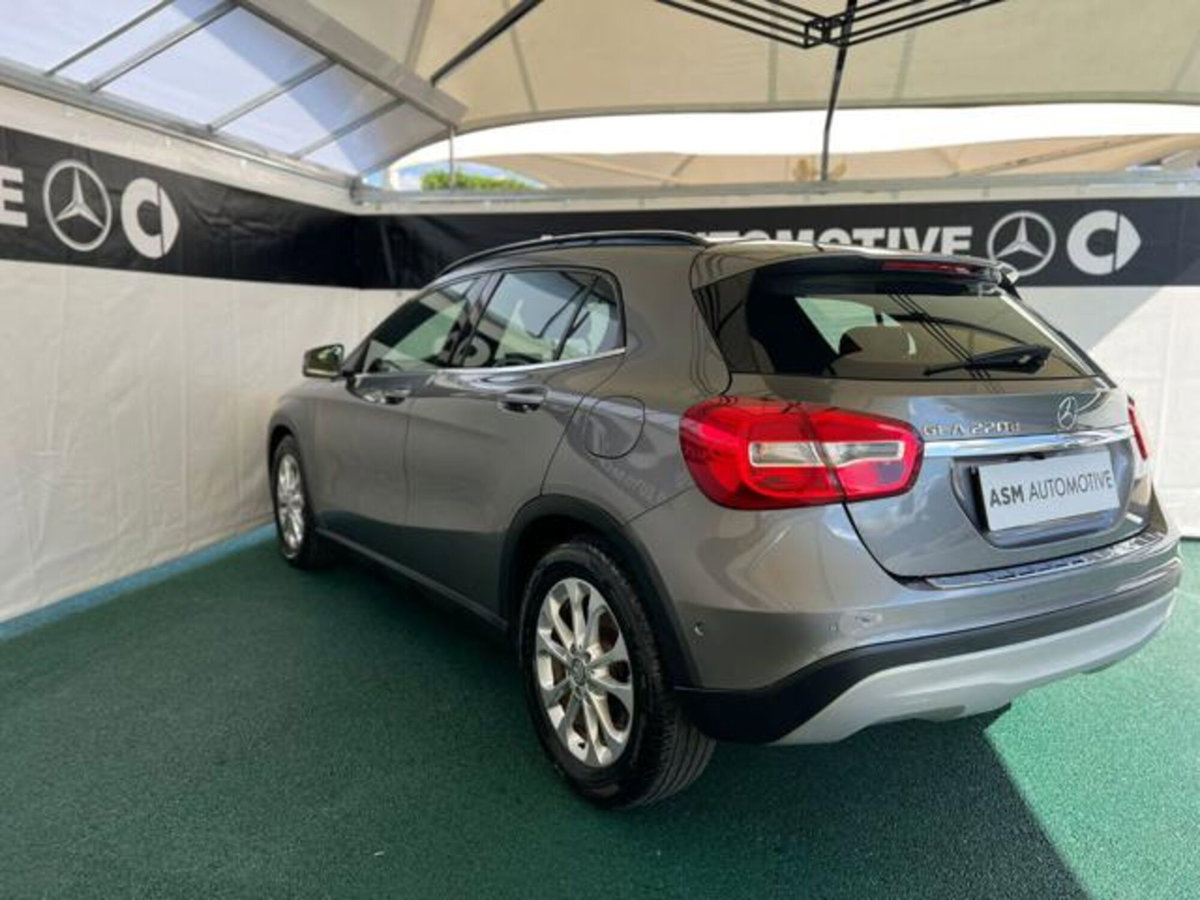 Mercedes-Benz GLA SUV 200 d Business (4)
