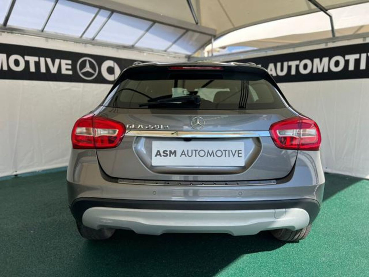 Mercedes-Benz GLA SUV 200 d Business (5)