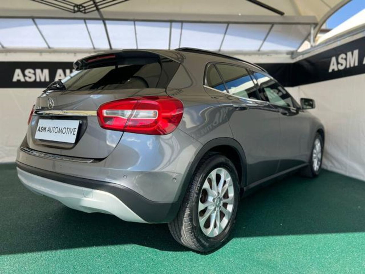 Mercedes-Benz GLA SUV 200 d Business (6)