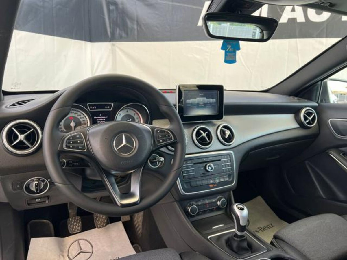 Mercedes-Benz GLA SUV 200 d Business (8)