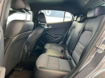 Mercedes-Benz GLA SUV 200 d Business (9)