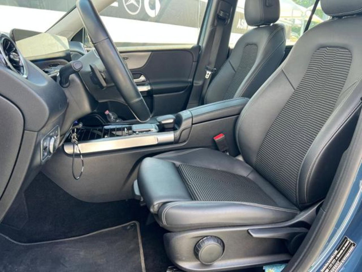 Mercedes-Benz GLB 180 d Automatic Sport (9)