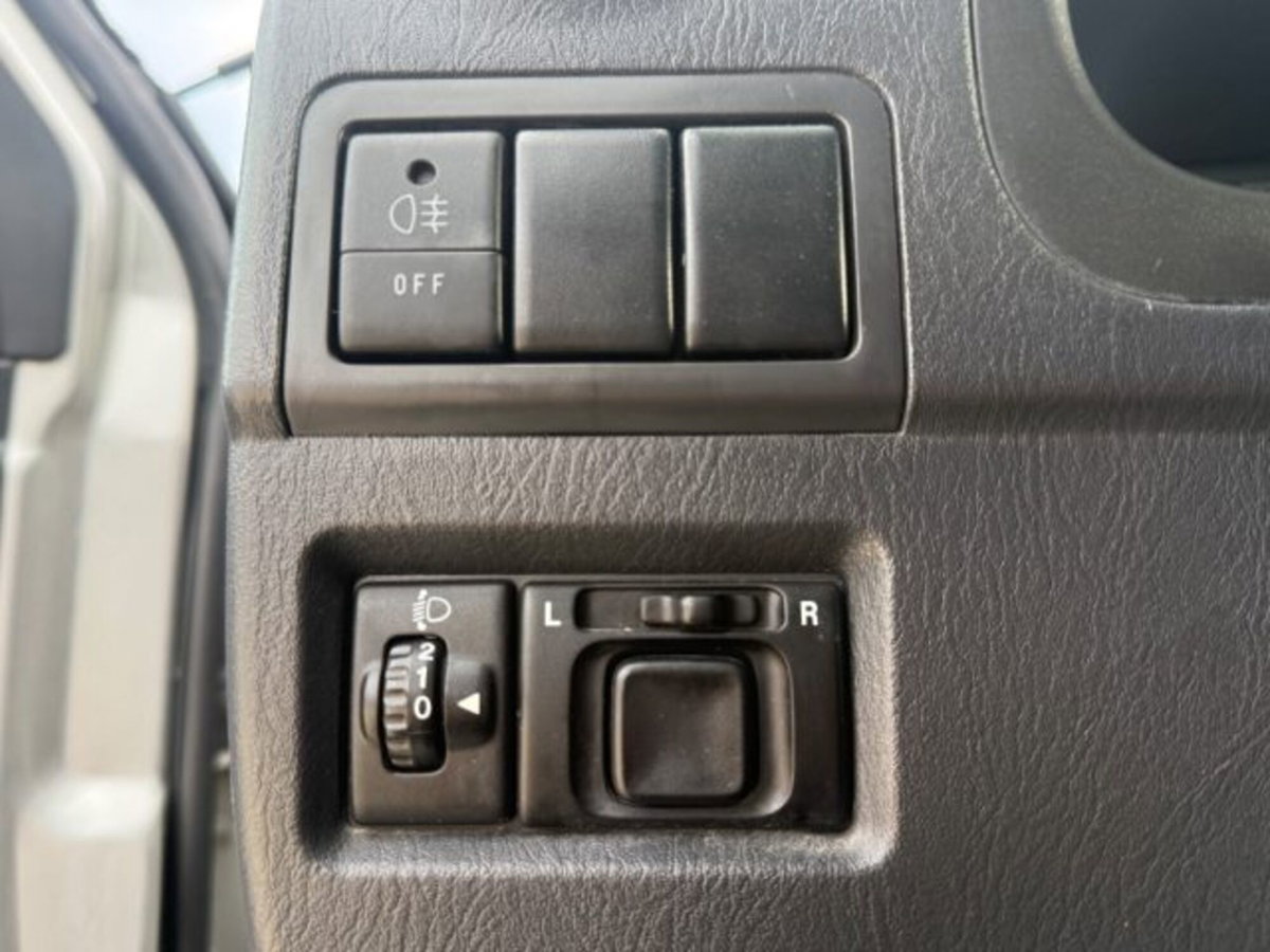Suzuki Jimny 1.5 DDiS cat 4WD JLX Più (18)