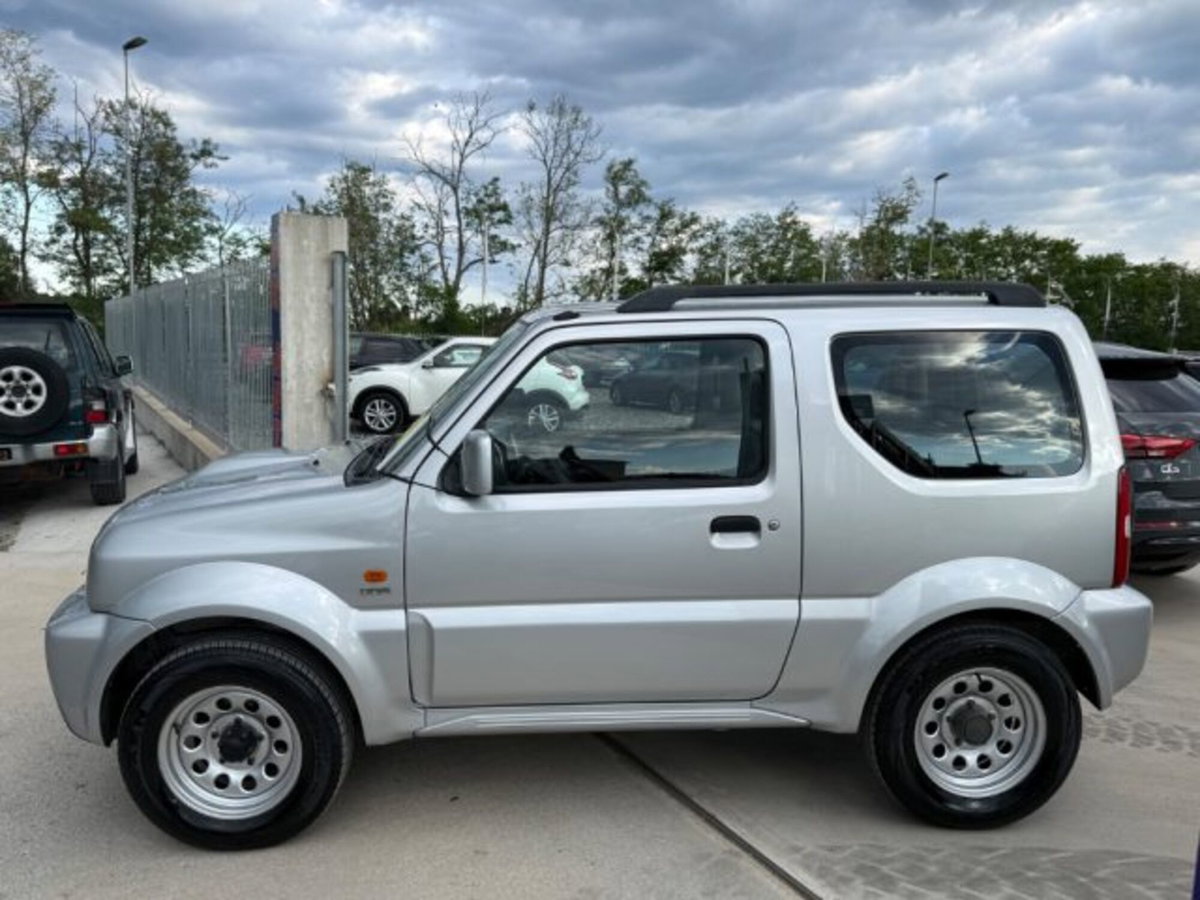 Suzuki Jimny 1.5 DDiS cat 4WD JLX Più (2)