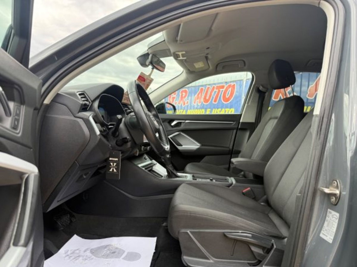 Audi Q3 35 TDI Business (14)