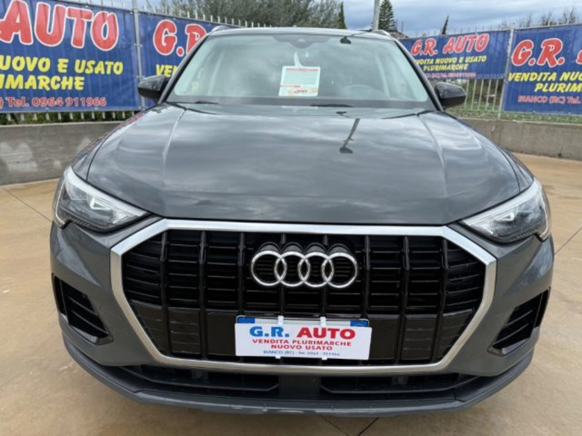 Audi Q3 35 TDI Business (2)