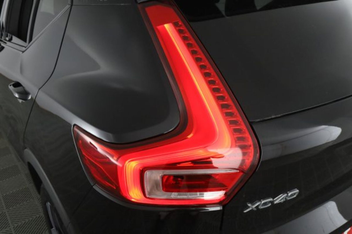 Volvo XC40 T4 Recharge Plug-in Hybrid R-design (10)