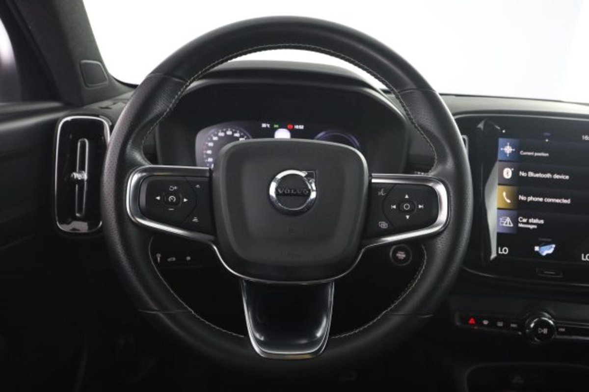 Volvo XC40 T4 Recharge Plug-in Hybrid R-design (5)