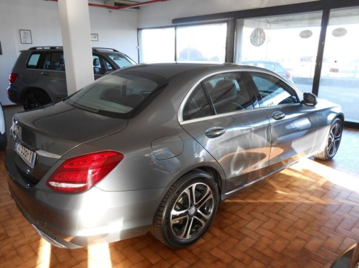 Mercedes-Benz Classe C 220 d Auto Sport (3)