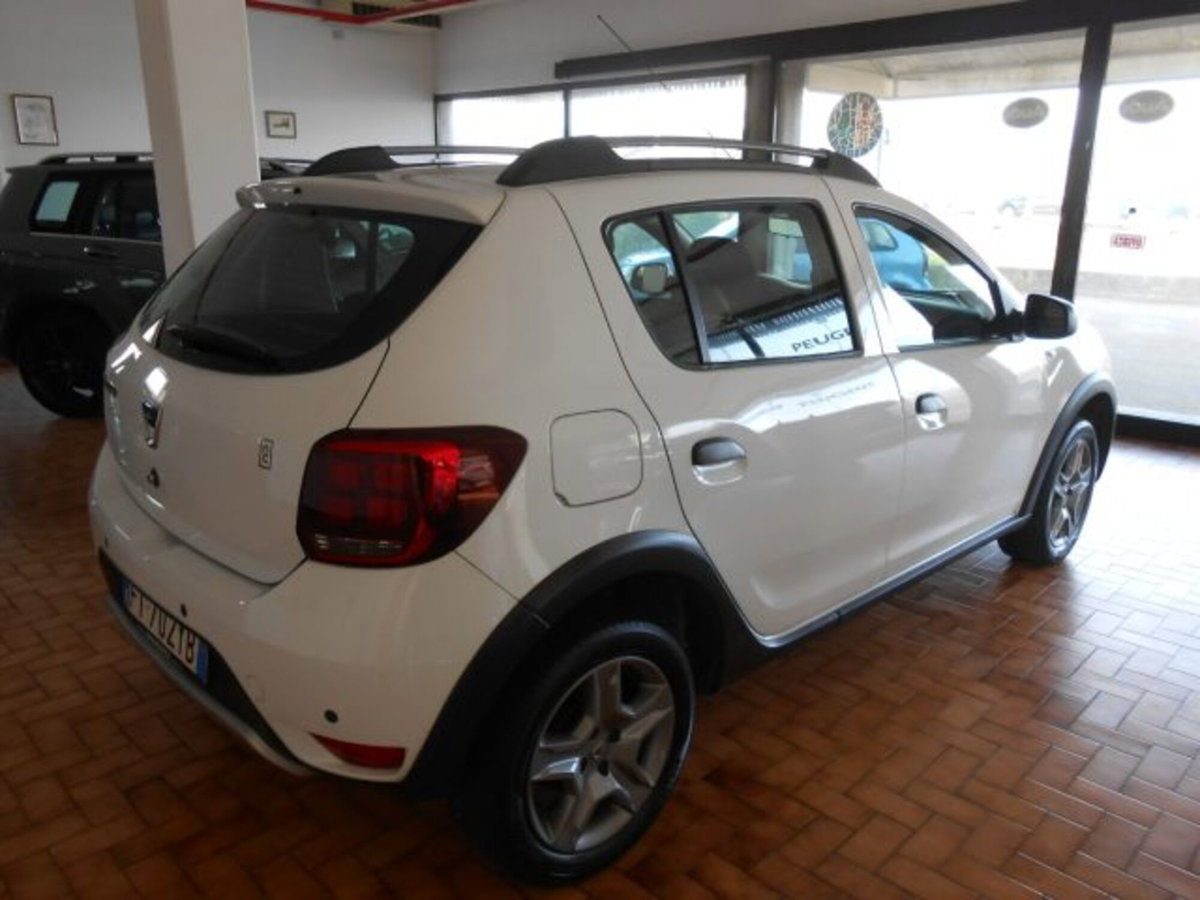 Dacia Sandero Stepway 0.9 TCe 90 CV Comfort (3)
