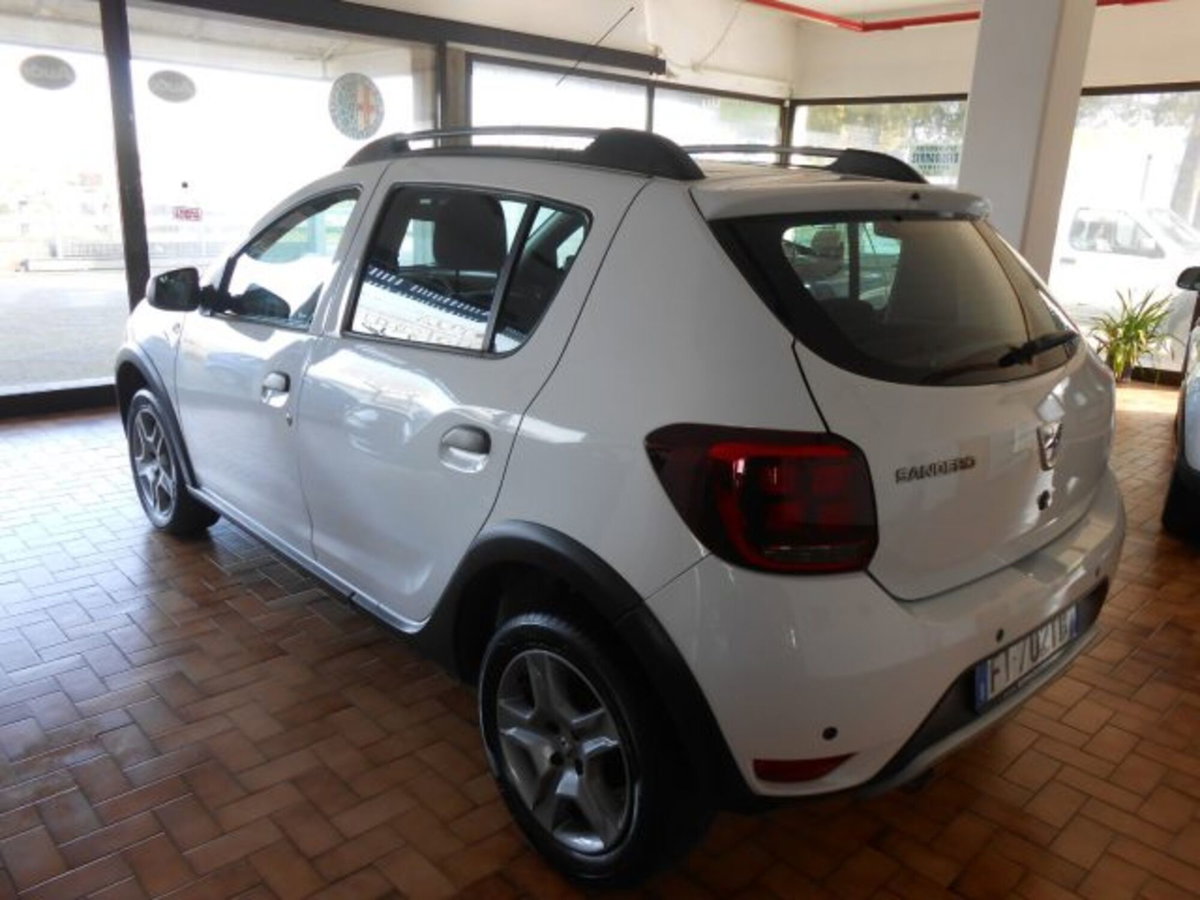 Dacia Sandero Stepway 0.9 TCe 90 CV Comfort (4)