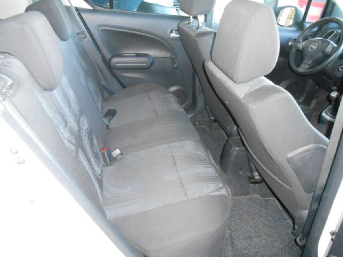 Opel Agila 1.2 16V 94 CV Elective (10)