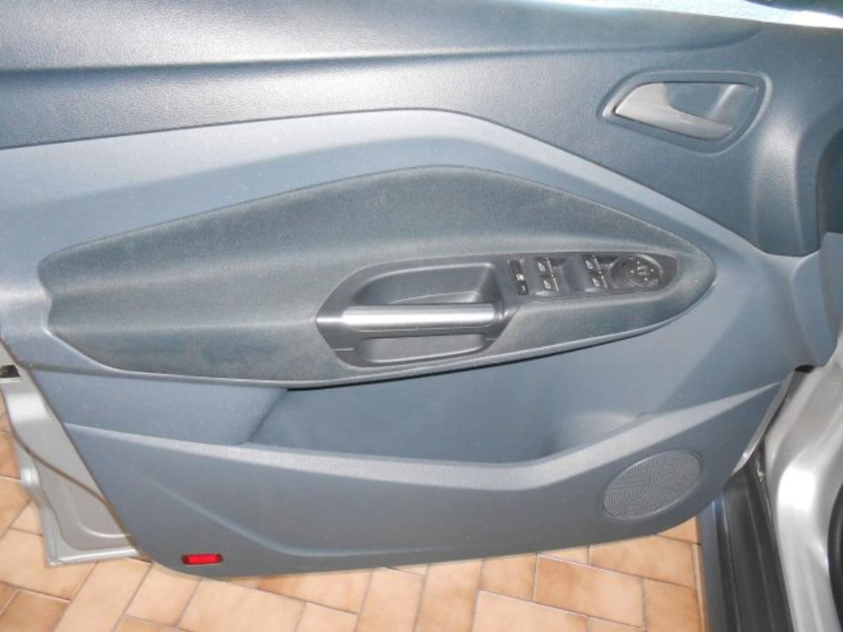 Ford C-Max 1.0 EcoBoost 100CV Titanium (5)