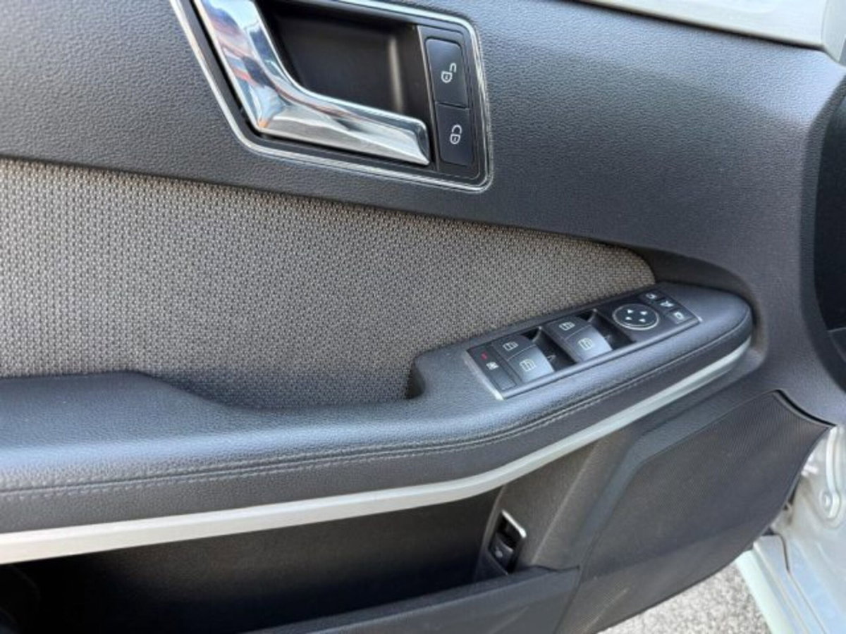Mercedes-Benz Classe E 250 CDI BlueEFFICIENCY 4M. Avantgarde (18)