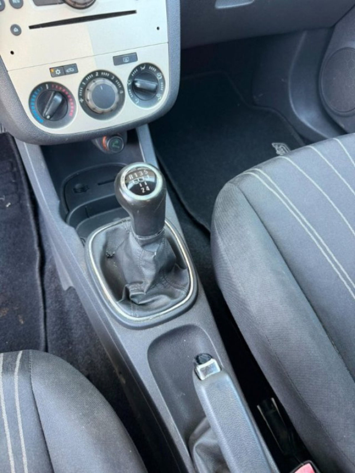 Opel Corsa 1.2 5 porte Cosmo (13)