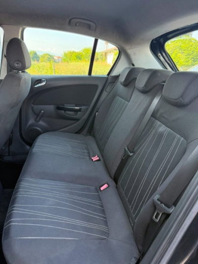 Opel Corsa 1.2 5 porte Cosmo (14)