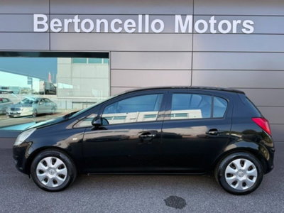 Opel Corsa 1.2 5 porte Cosmo (3)