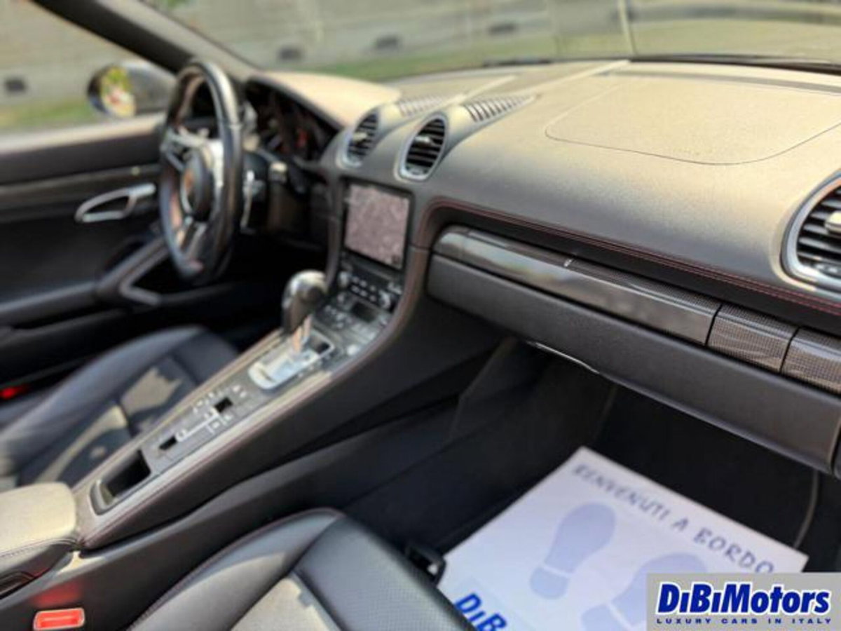 Porsche 718 Boxster  Boxster 2.0 T (2)
