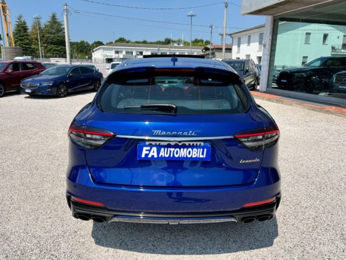 Maserati Levante Levante V8 580 CV AWD Trofeo (15)