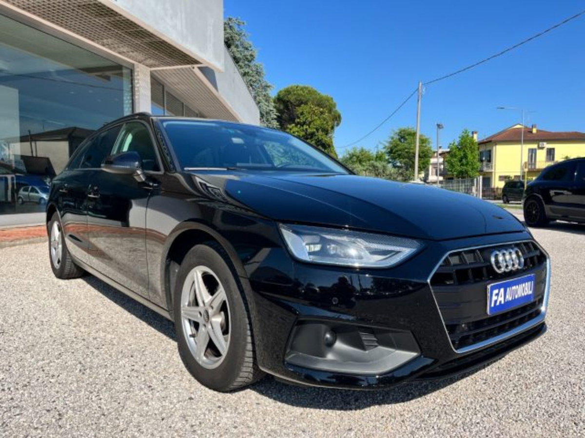Audi A4 Avant 35 TDI/163 CV S tronic Business Advanced (4)