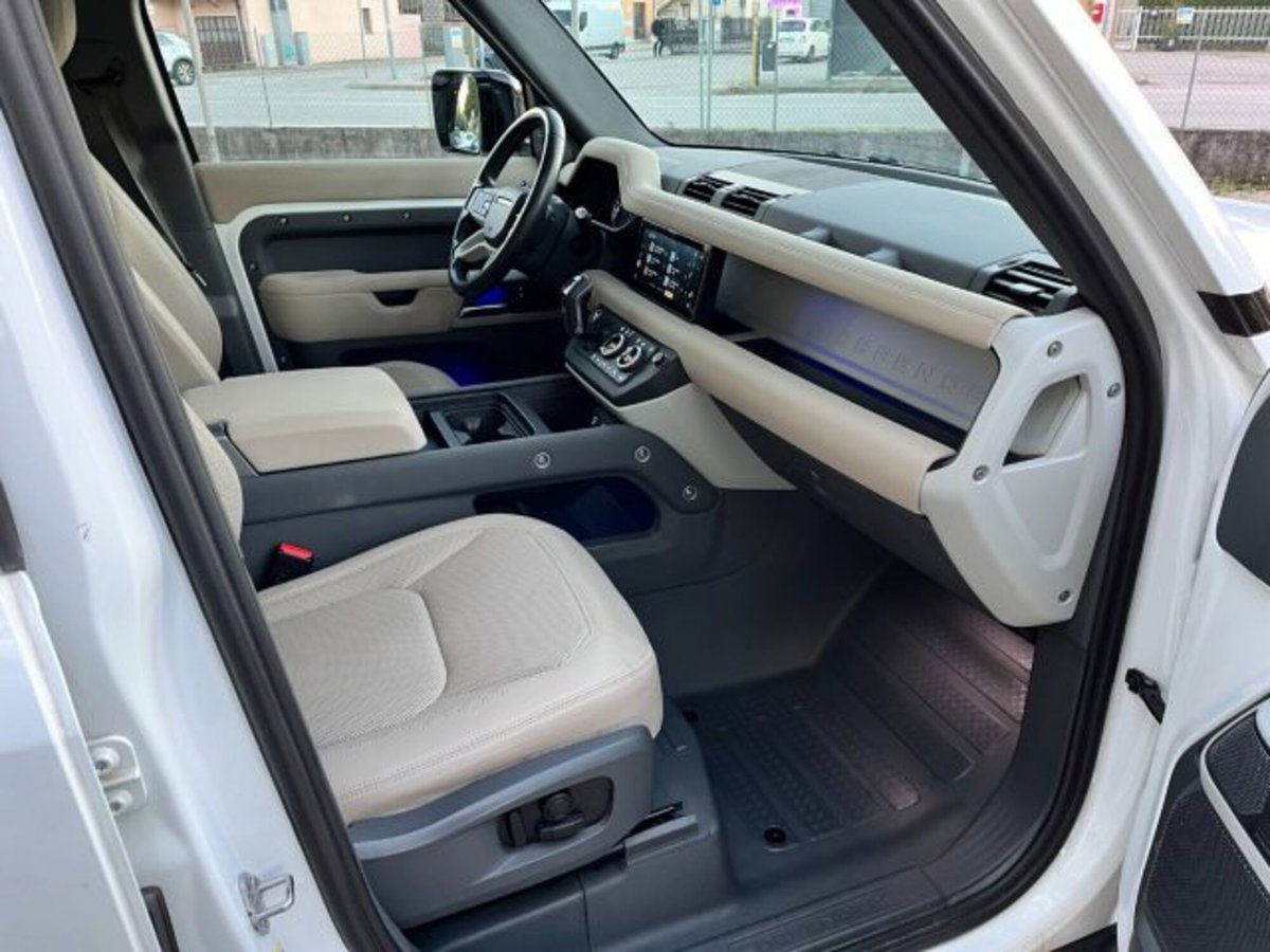 Land Rover Defender 110 3.0d i6 mhev X-Dynamic SE awd 200cv auto (8)