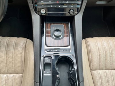 Jaguar F-Pace 3.0 D V6 300 CV AWD aut. Portfolio (20)