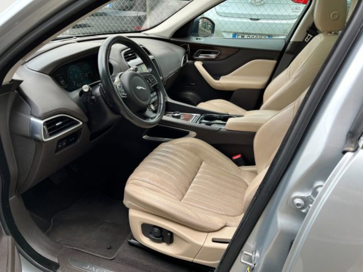 Jaguar F-Pace 3.0 D V6 300 CV AWD aut. Portfolio (5)