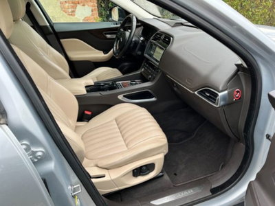 Jaguar F-Pace 3.0 D V6 300 CV AWD aut. Portfolio (7)