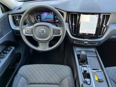 Volvo XC60 B4 automatico Core (7)