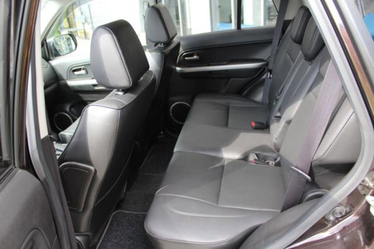 Suzuki Grand Vitara 1.9 DDiS 5 porte Crossover Evolution Plus (7)