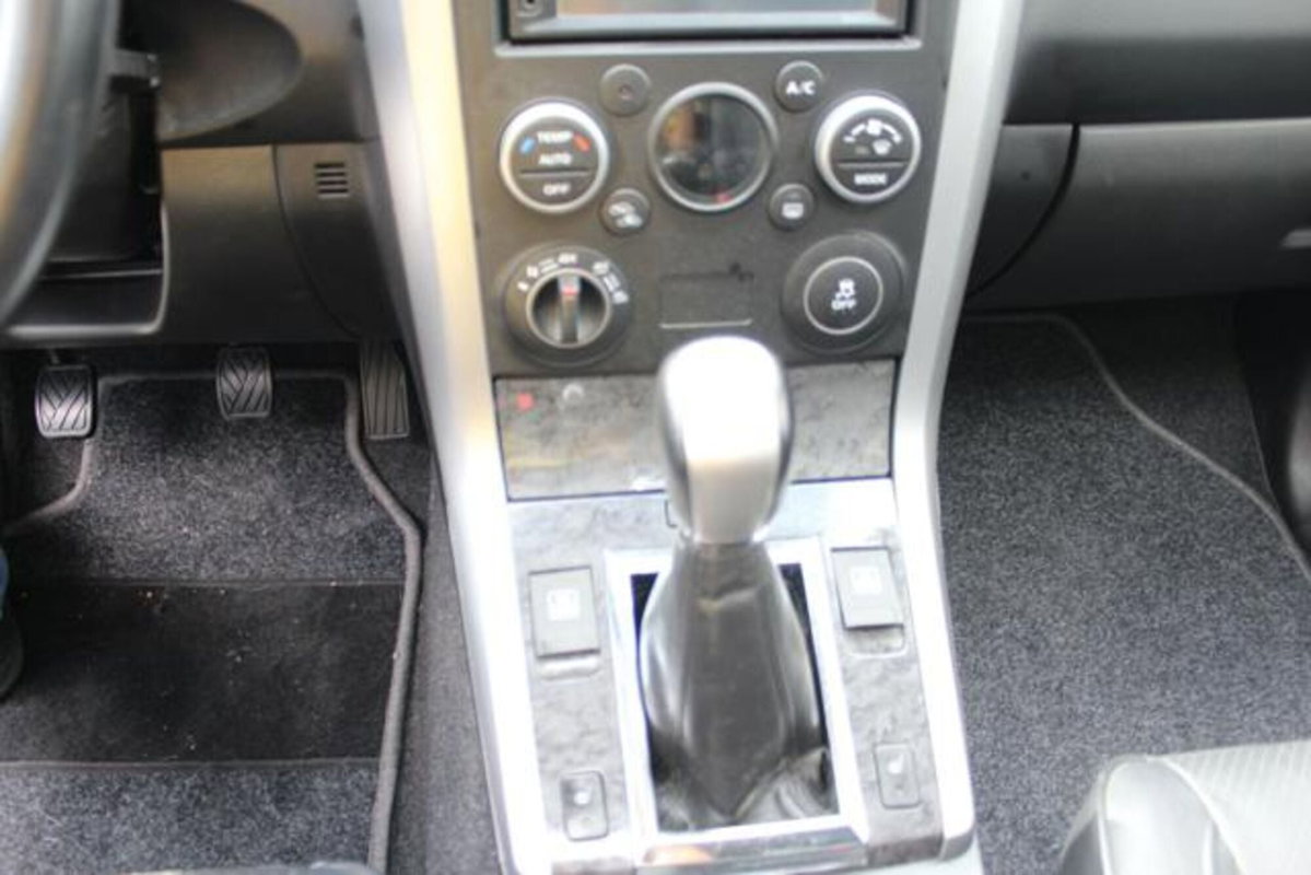 Suzuki Grand Vitara 1.9 DDiS 5 porte Crossover Evolution Plus (9)